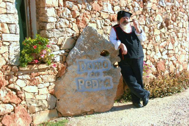 B&B Domo De Pedra Tottubella Bagian luar foto