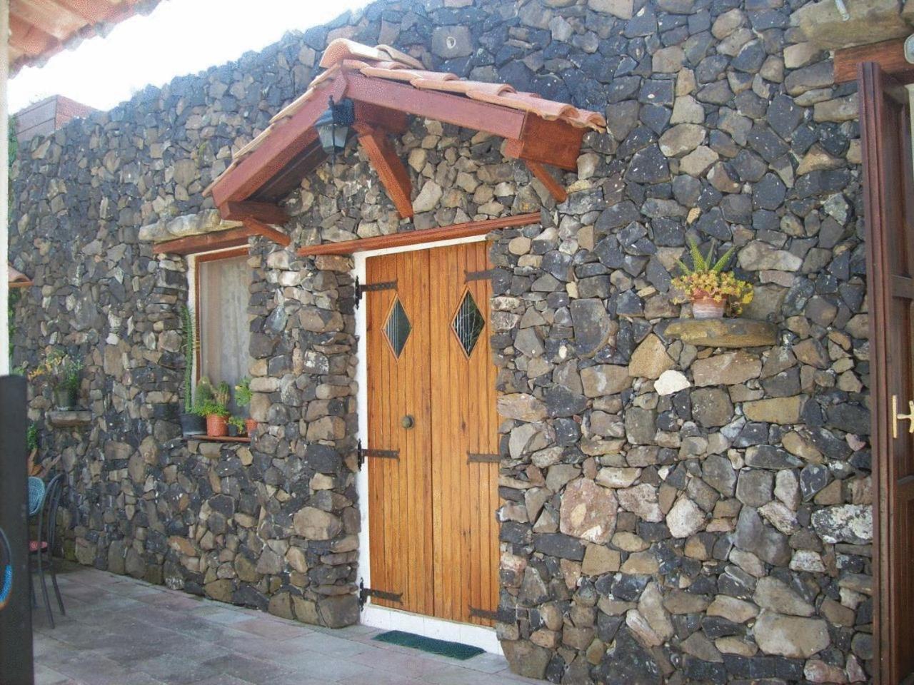 B&B Domo De Pedra Tottubella Bagian luar foto