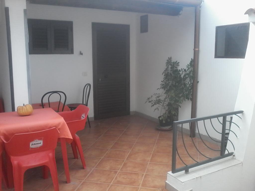 B&B Domo De Pedra Tottubella Bagian luar foto