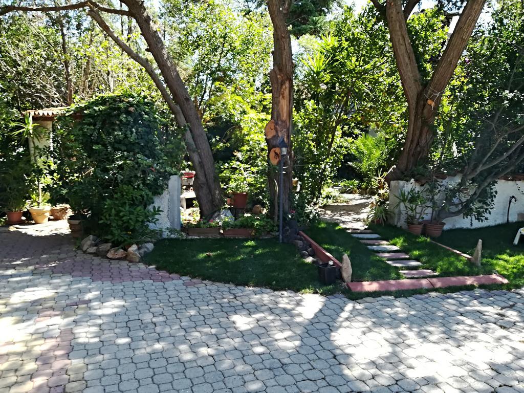 B&B Domo De Pedra Tottubella Bagian luar foto