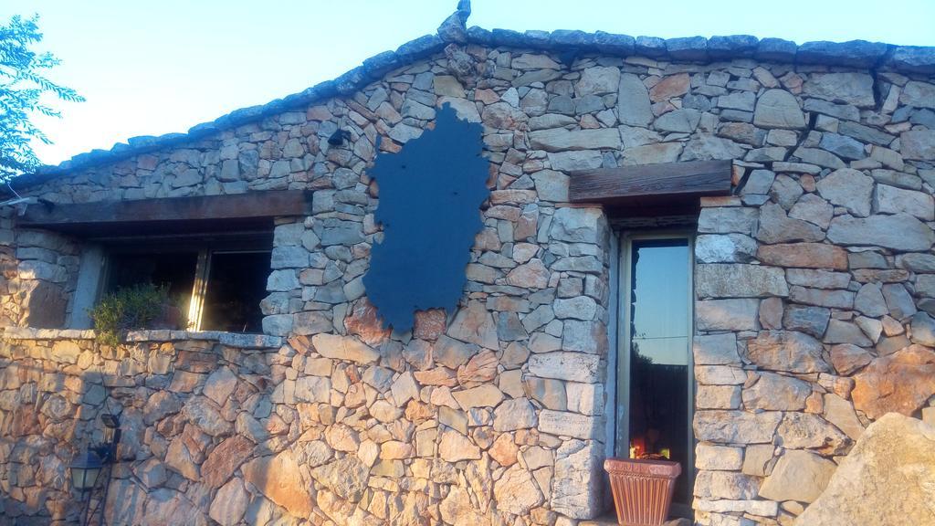 B&B Domo De Pedra Tottubella Bagian luar foto